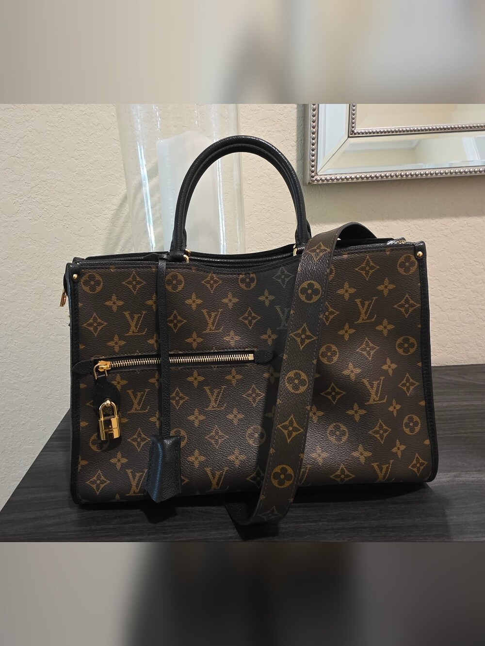 Louis Vuitton Monogram Popincort MM in Black shoulder tote